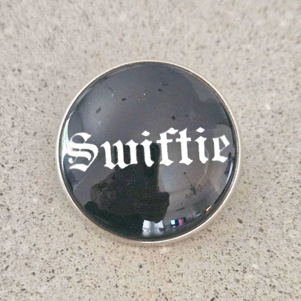 Taylor Swift 'Swifty' Lapel Button/Brooch